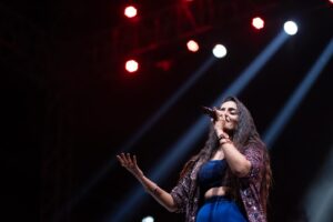 Asees Kaur Instagram - Saying thank you through pictures 😇
@i.fest @daiictofficial @spectal.management @tmtalentmanagement 

📸- @devthakkarz @karanghodapictures 
@its_kishan_creation

#aseeskaur #live #ahemdabad