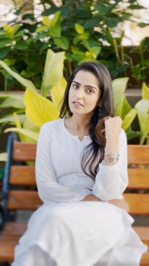 Asees Kaur Instagram - #2023 has been a blessed year in so many ways. 
#aaqa is the song with which i relate the most. My go to song  to thank Waheguru ji for all the blessings & love that has come my way & also to ask for anything & everything i need in this life ❤️

#grateful #thankyou #dhangurunanak #cokestudio