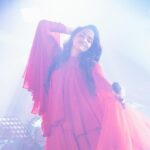 Asees Kaur Instagram - Dil ko Uljhane Ke Liye shukriya Mumbai ❤️ @spectal.management @sattva.24 @tmtalentmanagement 👗- @_jimmyzdesigner_ 💄- @make_me_up_by_jiyaa_jain [ Asees Kaur, Mumbai, Live Show ]