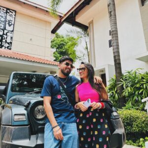 Asees Kaur Instagram - Just a casual reminder pati dev to take me on another trip 💓🥰 @goldiesohel ❤️ 

[Asees Kaur, Fun, Vacation, Goa]