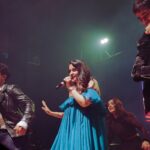 Asees Kaur Instagram - NICMAR !!!! You guys were truly remarkable 🤩💓 @tmtalentmanagement @spectal.management 👗- @_jimmyzdesigner_ 💄- @punemakeupart_by_nikita_lakhe 📸- @bhushanvisuals @gimbal_boy #aseeskaur #pune #concert