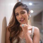 Asees Kaur Instagram - Bandi Chorh Diwas te Diwali di bahut bahut mubaarkaan 💥
