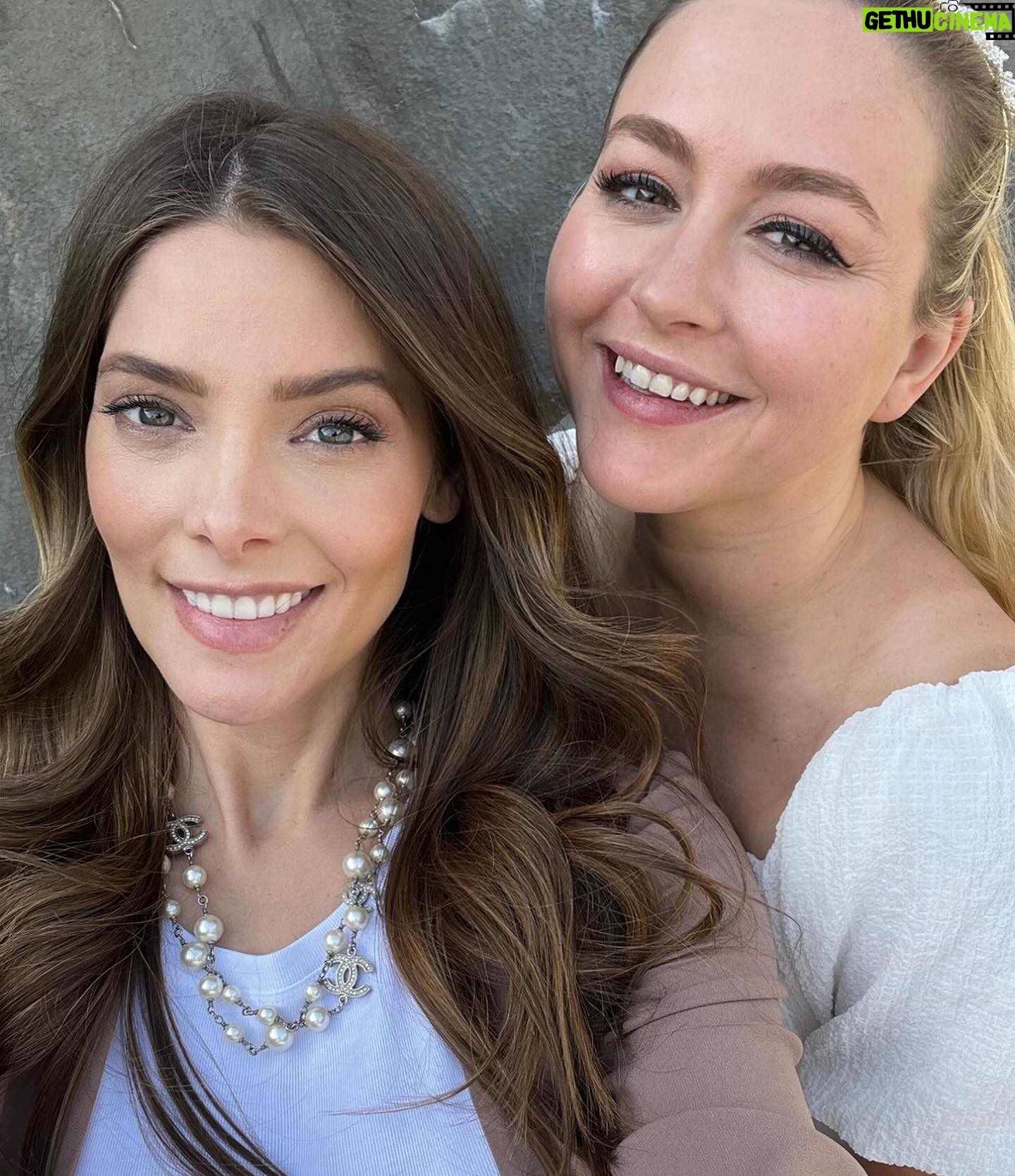 Ashley Greene Instagram - Happy birthday to my beautiful best friend. I'd like you to move back to LA now please. You've made your point. 🙃