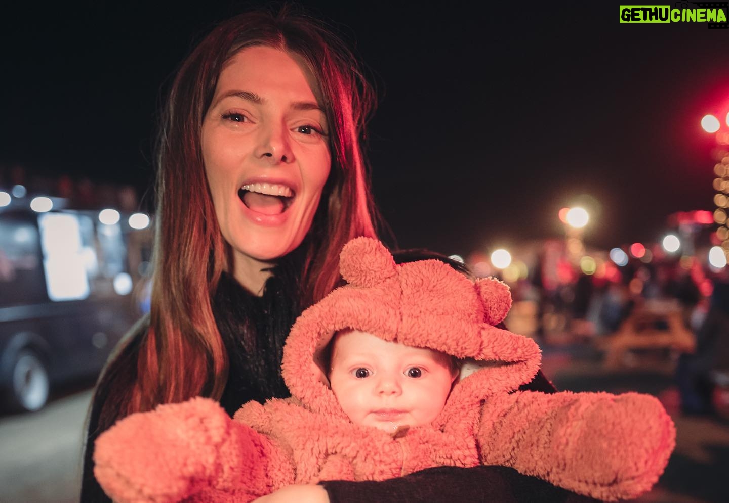 Ashley Greene Instagram - Always a good time @holidayroad - she might not remember it, but we certainly will ❤️