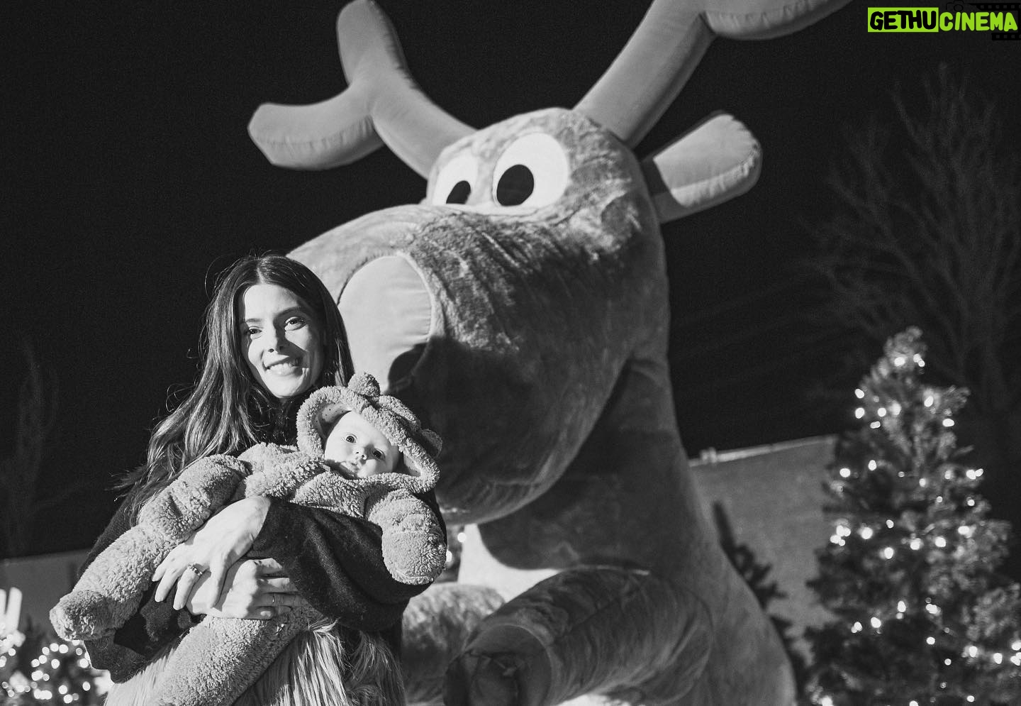 Ashley Greene Instagram - Always a good time @holidayroad - she might not remember it, but we certainly will ❤️