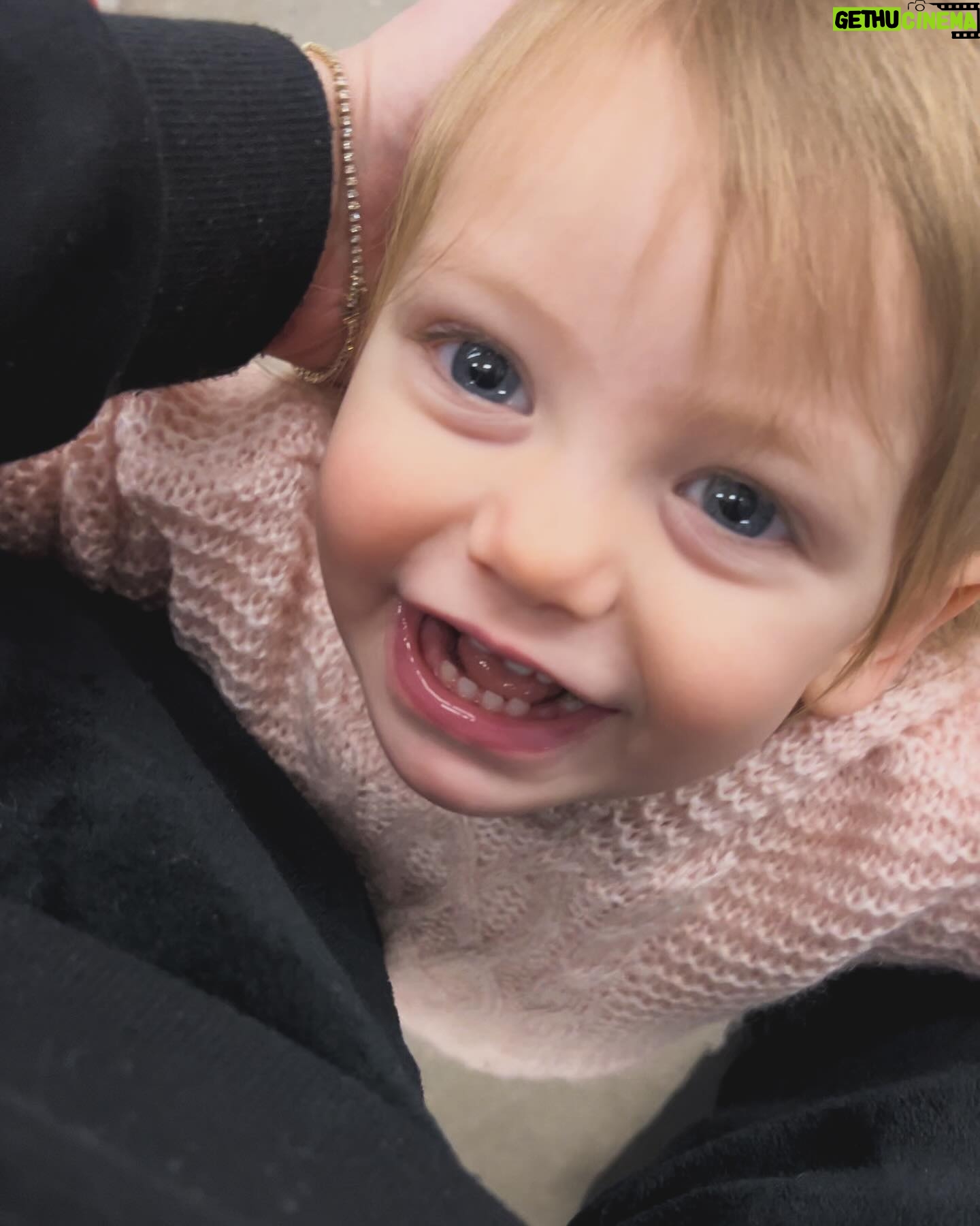 Ashley Greene Instagram - Life lately. 1. Commitment 2. Nose kisses 3. How in the world am I supposed to say no... 4. To THIS FACE 5. Or this one? 6. Best chocolate ever 7. My whole heart 8. My love