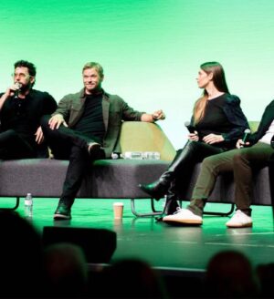 Ashley Greene Instagram - Huge thank you for everyone who came out to see me and the Cullen fam in Liverpool! I am eternally grateful 

@comicconlpool thanks for having us! 

#twilight #family