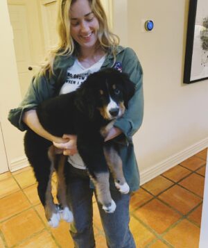 Ashley Johnson Instagram - The newest member of the tribe, Sheriff Bullock. Goodest boi and biggest boi. #bernesemountaindog