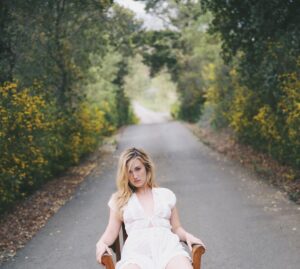 Ashley Johnson Instagram - 📷 by @milapajamas