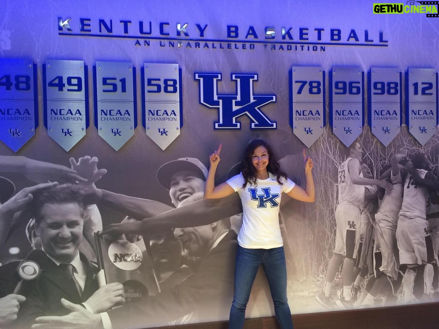 Ashley Judd Instagram - March Madness, the most wonderful time of year! Our beloved Kentucky Wildcats tip off tonight, I am ready with my trusty t shirt, UK friends, and the radio with the Voices of the ‘Cats, Tom Leach and Jack “Goose” Givens. With what is on pace to the most powerful offense in UK history and the most fabulous backcourt, we can cut down the nets provided our defense stays sticky/pesky and consistent (um, not a given with this squad, much as a love ‘em!). Historically, defense wins championships, so let’s pour it on, go all the way and bring home #9 to the Commonwealth! And rooting for Kentucky schools in tournament, of course. Oh, I have my bracket and I am prepared to tear it up, who will be this year’s Cinderella(s)? GO ‘CATS! @kentuckymbb