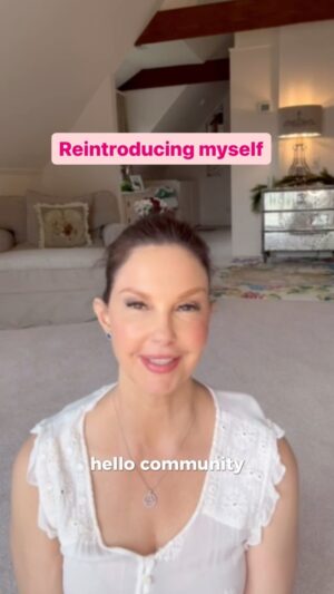 Ashley Judd Instagram - Hello Community! I wanted to say thank you to everyone who’s been here a while and thank you to those who are new. I’m an actor, humanitarian, and a writer (in no particular order!). Follow me here for updates, and thanks for being with me.