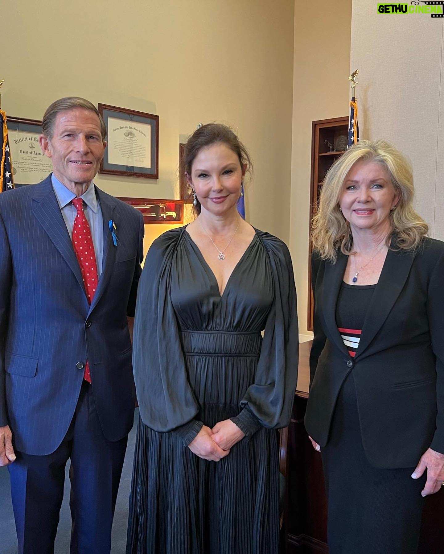 Ashley Judd Instagram - Last month, I had a mighty big week of advocacy in our nation's Capital. First, I spoke on a panel with some of my chosen sisters about the matriarchal, egalitarian world of bonobos (@bonobosisterhood) - free from male sexual violence and coercion, might I add. Next, I met with Senators about the suicide epidemic, and I shared more about #NaomisLaw and the urgent need for privacy for all families who have had a loved one die by suicide. Thank you to @senblumenthal and @marshablackburn for receiving me. Last, I spoke at the “Foreign Policy” summit about the relationship between women, peace, and security. It was an honor and great deal of fun to speak with leaders and advocates from around the country. There remains much work to be done to progress on women's equality and privacy rights, and I still left feeling encouraged about the power each of us has. The week recommitted my vigor in reaching out to those with whom I have seemingly intractable differences in order to make life more fair and safe.