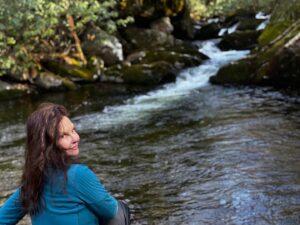 Ashley Judd Instagram - Winter holidays, reflecting in the Great Smoky Mountains.