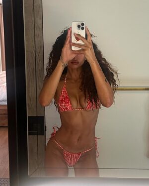 Ashley Moore Instagram - A wholesome day 🍓☀️🌈