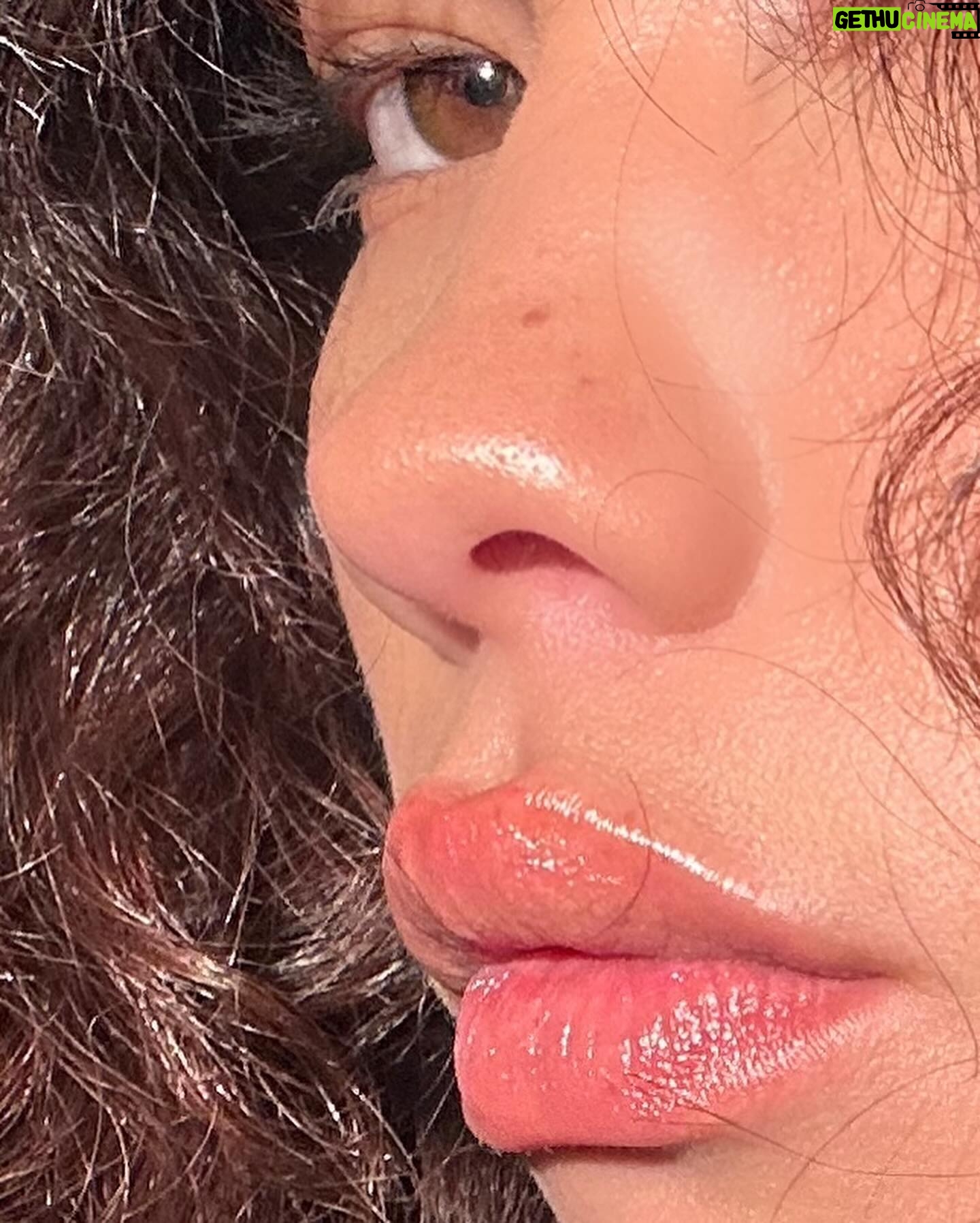 Ashley Moore Instagram - temporary promise. 🖤🌟