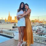 Ashley Park Instagram - when your only sibling is marrying the man of her dreams and wants a bachelorette party in Barcelona, YOU DO A BARCELONA BACHELORETTE… aperol spritz-themed, homemade paella-filled, with all her awesome friends 🍹🥘👰🏻🌞🥂 @audreyhehepark @kimptonvividora