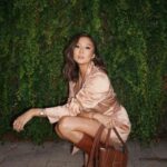 Ashley Park Instagram - makin myself at home 🧸 @BRHome @BananaRepublic #BRPartner