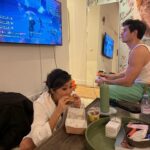 Ashley Park Instagram – will someone PLZ tell them to wear some color?? @peforman 
🖤🤍🎱👁️‍🗨️🎹⛄️🦨🪽🦓🎬🐼♟️🎩🕶️👽⚽️🎮🍔🥰