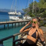 Ashley Roberts Instagram - 🌊 🐠🐚 🧜🏽‍♀️ 𝒽𝒶𝓅𝓅𝓎 𝓅𝓁𝒶𝒸𝑒