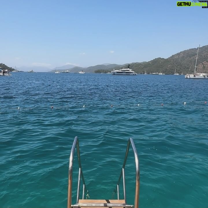 Ashley Roberts Instagram - Take me to πΉπ· ΰ©β©β§βΛ Been a tough couple of weeks. Losing my dear friend and lil coop. Sometimes life reminds ya to look around and be grateful for this life. Deep breathes, sea, some some smiles and sunshine for the soul Thank you @dresortgocek @jvprinternational π€ #grateful #gifted