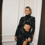 Ashley Roberts Instagram – BAFTAS BBY đź–¤
Styled @thomasgeorgewulbern
Face @louboxy
Hair @hairbylinus
Snaps @sofi.adams.photo
Thx 2 my fav @rosewoodlondon & @michaelbonsor
And @pandocruises for such a fun eve #baftas