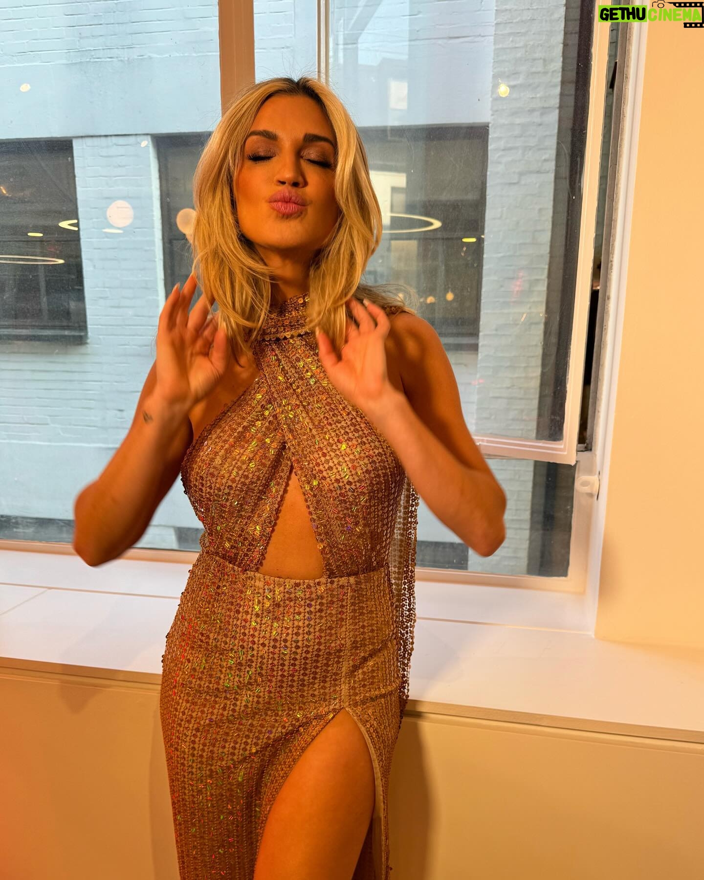 Ashley Roberts Instagram - We made someone a millionaire this morning!! Changing lives at @thisisheart ❤️ What a way to start the day x Styled @thomasgeorgewulbern Glam @staceylaceymua Hair @jamesalfieoneill @pauledmonds217