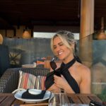 Ashley Roberts Instagram - Past few days have been 🌊🫶🏼🐠🤍👙🧴🍨