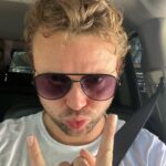 Ashton Irwin Instagram - 🤘🏼
