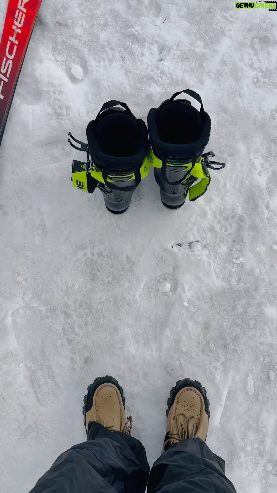 Ashwin Kumar Instagram - SKIING DEBUT 🎿 🏔️❄️