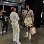Asisat Oshoala Instagram - I promise y’all….I AM NOT SHORT 😩😩 @giannis_an34 @thanasis_ante43