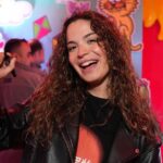 Aslı Bekiroğlu Instagram – Mutluluk🤝Algida ♥️
Koşuşturmacayla unuttuğumuz mutlu olmayı bize yine @algidaturkiye hatırlattı😍
Kanyon’un ortasında yer alan bu mutluluk müzesini 8 Mayıs’a kadar ziyaret edebilirsiniz, zaman tüneline girince gözler dolacak uyarıyim🥹 #AlgidaMutlulukMuzesi
#işbirliği