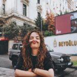 Aslı Bekiroğlu Instagram - Istanbul, bayramda boş musun? 🥀 @mraraz #film