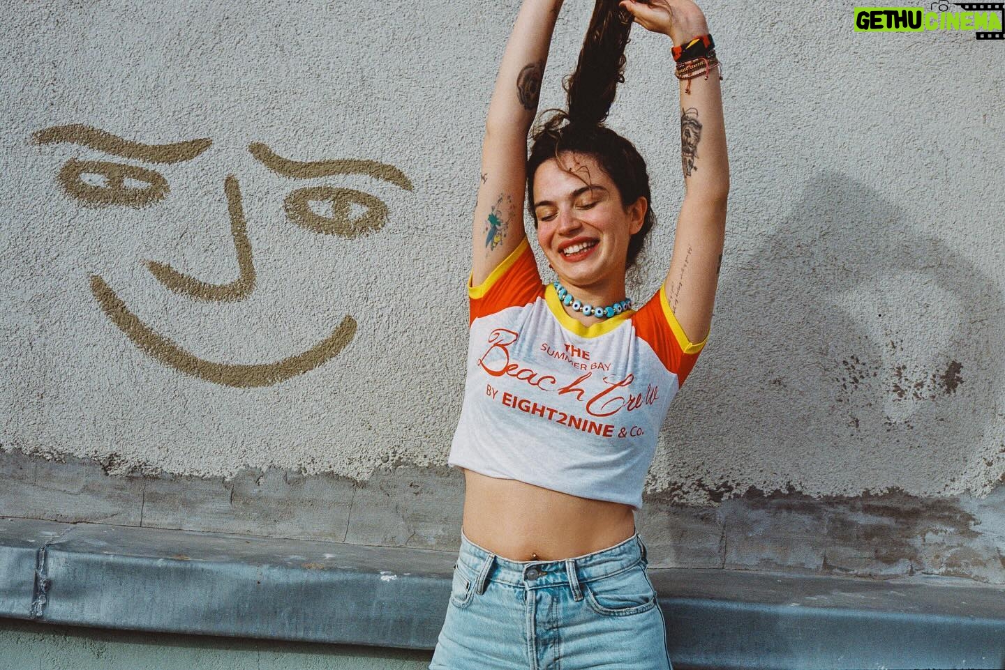 Aslı Bekiroğlu - 3 Likes - @mraraz 🌻