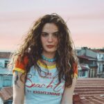 Aslı Bekiroğlu Instagram – Bu niye gülmemiş diye düşünenleri ikinci fotoda süpriz bekliyor 🤓 @mraraz #film