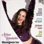 Aslıhan Kapanşahin Instagram - Bu ay Women’s Style’ın kapağında ben varım!🌸💖 Röportaj : Ecem Saral @eceminsectikleri Menajerlik: @nesecakir @unittalent Fotoğraf: @batudokur Styling: @sedat.kizginnn Makyaj&Saç: @mesut.ozuzun , @neslihankapansahinn Makyaj&Saç Asistanı: makeup__esraaa Stüdyo: @studiokafasi
