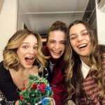 Aslıhan Kapanşahin Instagram - İrina,Olga,Masha mutlu yıllar diler🎉🎄✨🤍🧚🏻