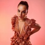 Aslıhan Kapanşahin Instagram - Genel Koordinatör: @zisanseckin Fotoğraf: @eneskahraman Prodüksiyon: @dilaysjoker Styling: @_gamzesengul_ Makyaj: @suedakurkcu Saç: @sabitakkaya Styling Asistanı: @dilara.dursun Saç Asistan: @hair58doha Fotoğraf Asistan: @tufancekicurs Menajerlik: @unittalent Menajer: @nesecakir / @nagikucuk Mekan: @lookphotostudio
