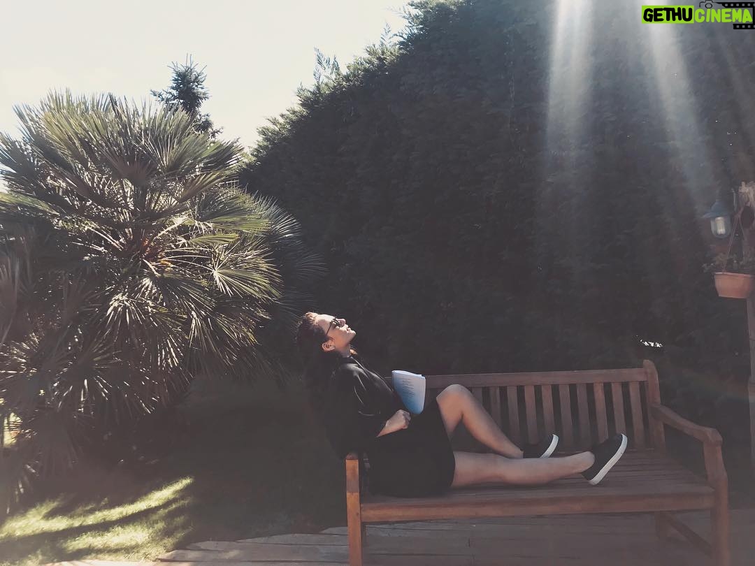 Aslıhan Kapanşahin Instagram - @ufaktefekcinayetler bu akşam saat 20:00’de @startv ’de #savaşzamanı