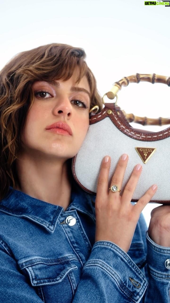 Aslฤฑhan Malbora Instagram - Welcome back to the vibe! Seven @guess bags for seven days with @aslihanmalbora 1 - ๐ก๐ข๐ฎ๐ฃ๐ณ๐บ Bamboo Hand Bag 2 - ๐๐ฐ๐ฆ๐ญ๐ญ๐ฆ ๐๐ข๐ง๐ง๐ช๐ข๐ฏ๐ฐ Shoulder Bag 3 - ๐๐ฐ๐ง๐ช๐ข Tote Bag 4 - ๐๐ช๐ญ๐ท๐ข๐ฏ๐ข ๐๐ข๐ง๐ง๐ช๐ข Hand Bag and ๐๐ช๐ข๐ฏ๐ฆ๐ฆ ๐๐ข๐ง๐ง๐ช๐ข Mini Bucket Bag 5 - ๐๐ช๐ฌ๐ฌ๐บ Geometric Maxi Shopper Bag 6 - ๐๐ข๐ญ๐ญ๐ช๐ฆ Geometric Print Hand Bag 7 - ๐๐ฆ๐ด๐ต๐ณ๐ช Croc-Look Hand Bag and ๐๐ฆ๐ด๐ต๐ณ๐ช Croc-Look Hand Bag Videographer @atahancylnworks Stylist @a.batuhancetin Video Editor @specialagentareyouthere Hair Stylist @harunates001 Makeup Artist @ecebirsen_ #SoberDigital x #LoveGUESS #iลbirliฤi