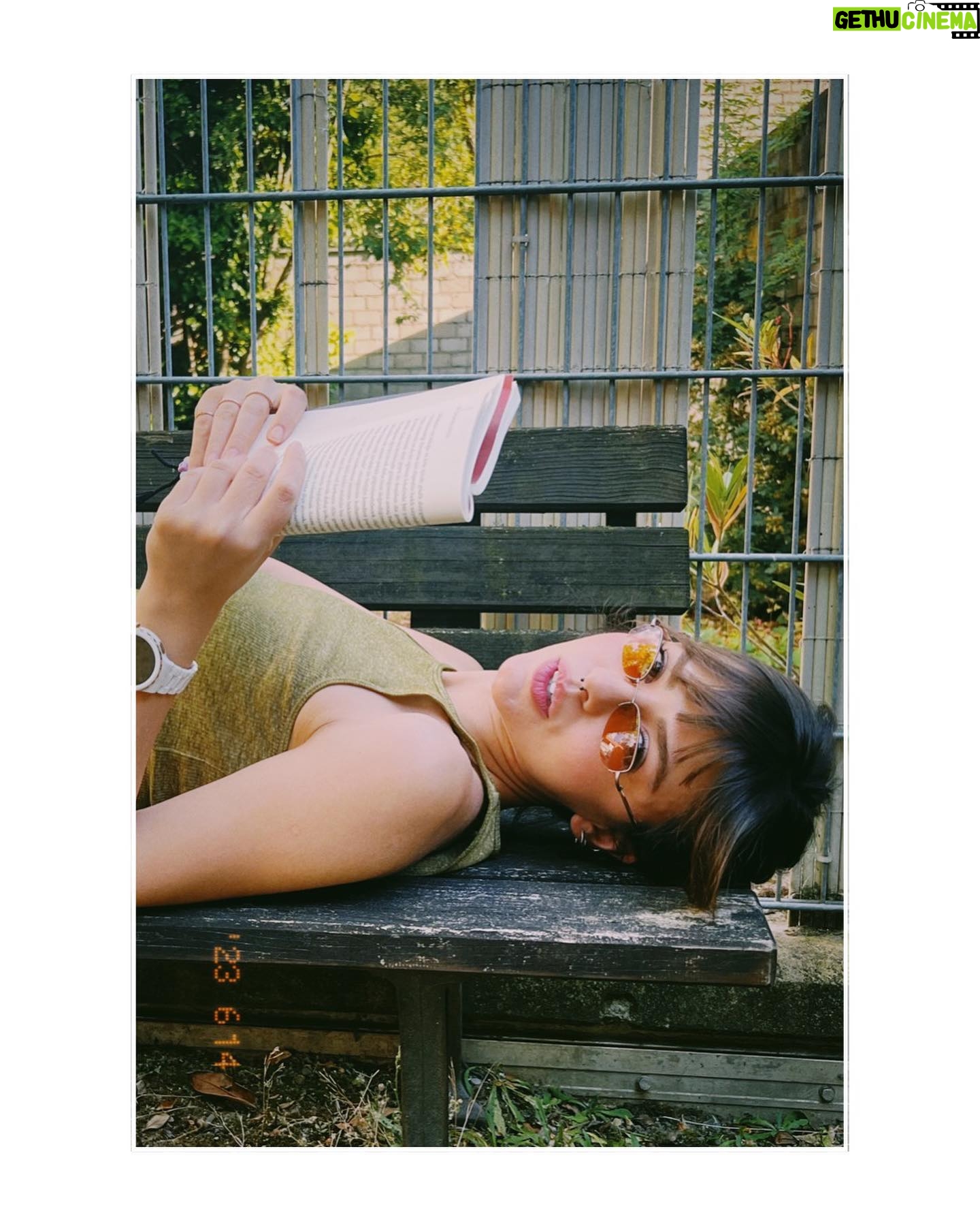 Aslıhan Malbora Instagram - You were not the best obviously! Thanks for good moments anyway🤍 Bye Bye 2023🌻