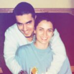 Aslihan Gurbuz Instagram - Beni büyüttüğün her an, baba gibi sarıp sarmaladığın her zorluk, kibar cümlelerinle tevekkülü öğrettiğin her dert, paylaştığın her özel ötesi anlar için minnettarım. Beni kardeşim büyüttü!!! Saçmalamam için açtığın alanlarda çocuk olmamı sağladın canımın can içi, kemiğimin sızısı… Dert değmesin ömrüne, sağlıklı yaşların, huzurlu yuvan ve kocaman gülüşlerinle yaşa yeni yaşını❤️❤️❤️ Not:yeni yaşında yine sana uygun bi abla olamıycam 🐒