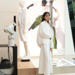 Asuka Kijima Instagram - HERNO 青山店で行われている、「HERNO GLOBE ANREALAGE ポップインイベント」へ行ってきました☺︎ 今回着用させていただいたアウターは、Herno Globe がアースデイを記念し ANREALAGE とコラボした新作だそう。 形がとっても可愛くて一目惚れしたアイテム🤍 購入または LINE のお友だち登録で特設フォトブースの体験もできるらしく、わたしもノリノリで撮影しました☺️笑 4月22日〜29日 (月・祝)まで行っているみたいなので、ぜひ足を運んでみてください✨ #Herno #UrbanOuterwearCouture #HernoSS24 #HernoClub #Anrealage #PR
