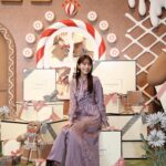 Asuka Kijima Instagram - ‍ 大好きなJO MALONE LONDONの “Gingerbread Land”ポップアップイベントへ。 ‍ 2023年のクリスマス限定コレクションは 英国の伝統菓子 ジンジャーブレッドから インスパイアされたコレクション🎄 甘い中にスパイシーさもあって、 わたしの好みの香り…♡ ‍ ジンジャーブレッドハウスや カラフルなオーナメントで彩られたクリスマスツリー、 お菓子の国に迷い込んだような世界観がとっても素敵で クリスマスがより楽しみになる空間でした✨ 12月14日(木)から12月25日(月)の期間、 表参道ヒルズ B3F スペースオー で開催されているので 是非足を運んでみてください🍪 公式LINEアカウントから事前予約ができます☺︎ #PR #JustBecause #JoMaloneLondon #SeasonOfScent