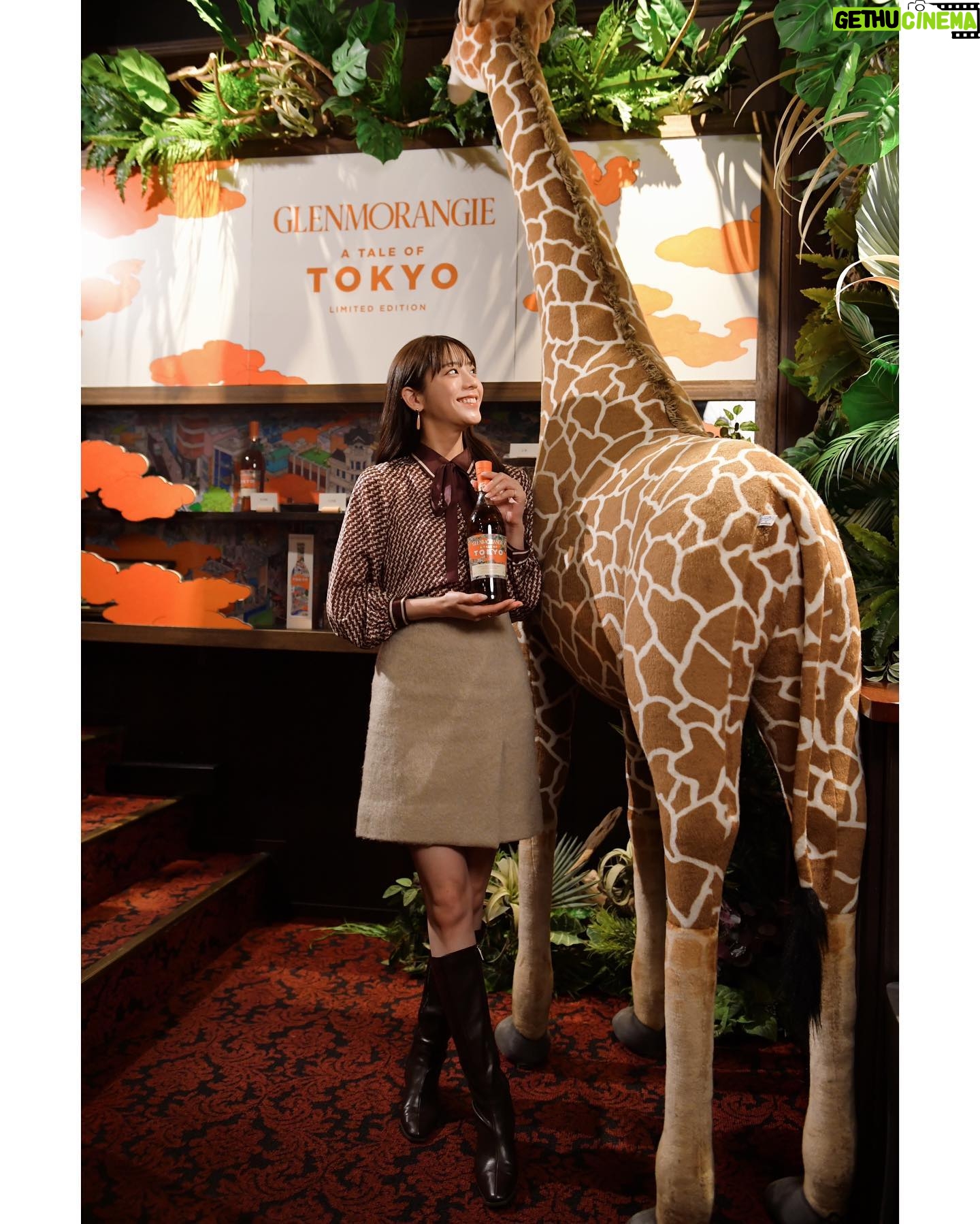 Asuka Kijima Instagram - ローンチイベントにも参加させていただいた @Glenmorangieの限定品 「グレンモーレンジィ トーキョー」が POP UP BARで楽しめるとのことで、 スペシャルカクテルをいただいてきました🍸 POP UP BARは Bar LIBRE GINZA @BarLibre_Ginza にて 12月31日まで開催中だそうです☺︎ 皆さんもぜひ 「グレンモーレンジィ トーキョー」を味わいに 足を運んでみてください✨ #Ad #Glenmorangie #ATaleofTokyo #グレンモーレンジィトーキョー #DrinkResponsibly