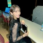 Asuka Kijima Instagram – ‍
第1回 日本eスポーツアワード 
MCの1人として登壇させていただきました☺️
‍
この数年、ご縁があって
さまざまな形でeスポーツに関わらせていただき、
私たちがeスポーツを観て『楽しい！面白い！』と思う裏には
競技者の皆さんや企業の皆さんの弛まぬ努力があることを強く感じました。

そんな方々の功績が歴史に刻まれる瞬間に
MCとして立ち会えたことがとても嬉しかったです✨

受賞されたみなさんのスピーチに
eスポーツへの愛が溢れていて
これからもeスポーツはより盛り上がって
更に大きくなっていくのだろうなと、
1ゲーマーとしてとてもワクワクする1日でした。
ありがとうございました☺︎
‍
素敵なドレスは @furfur_official 
‍
‍