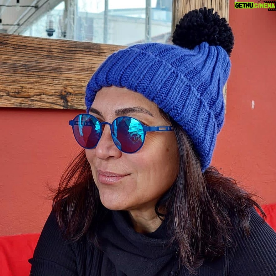 Asuman Dabak Instagram - Gülmeli mii?Gülmemeli mii?Ama ben gülmezsem beenn olamamm kiii…😎