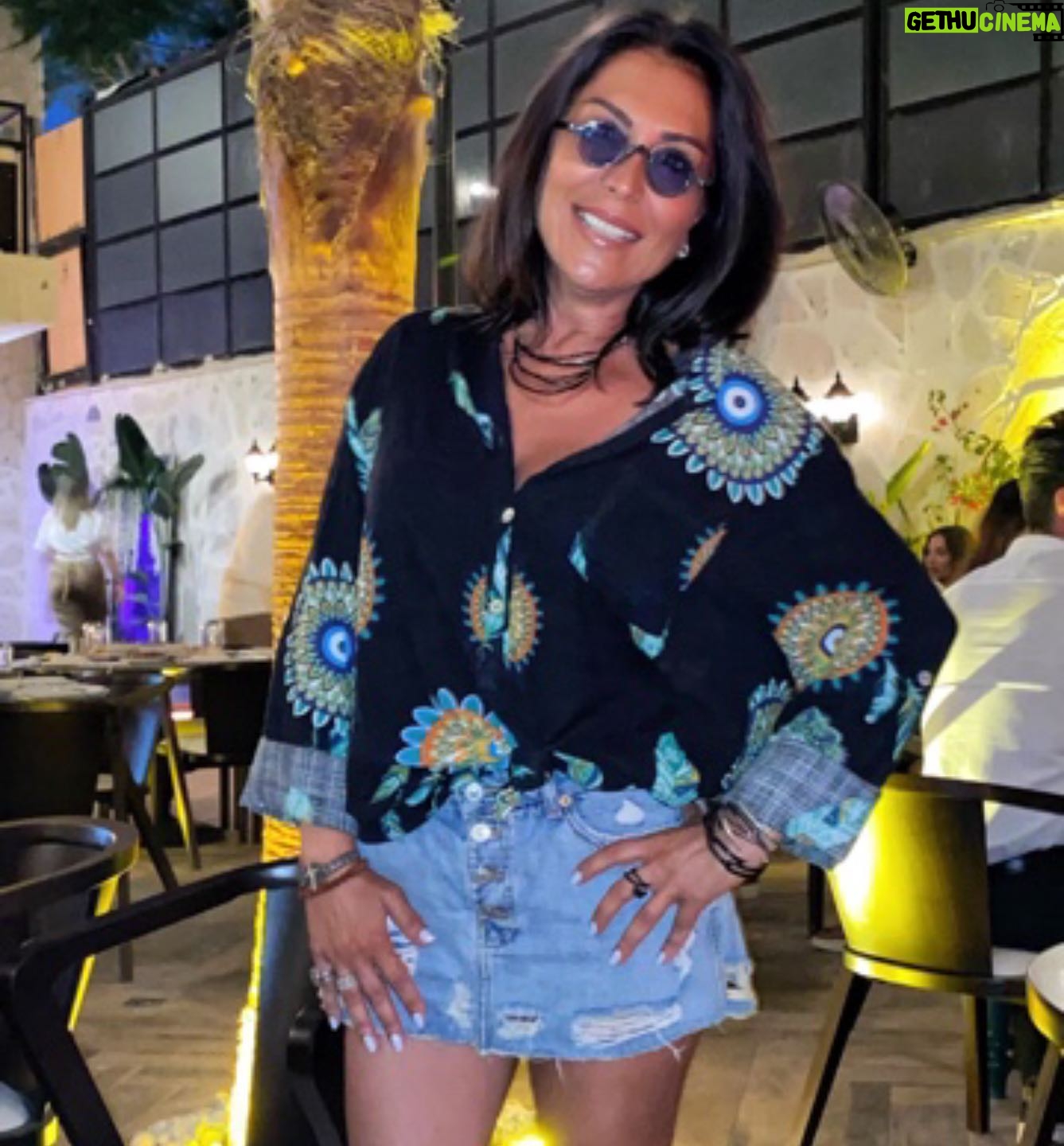 Asuman Dabak Instagram - Hayat küçük şeylerden oluşur sen seversen büyük olurlar, demişler😍