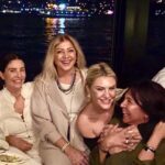 Asuman Dabak Instagram - Ne güzel geldin girdin hayatıma, iyi ki oldun ,iyi yürekli güzell Burcu’mmm, çookk mutlu yılların olsun sevdiklerinle ,çokk eğleneceğimiz çoookkkk güleceğimiz nice yıllarda hep birlikte olalım balımmm çookkk seviyorummm seni hep olll 💕💋💋💋💐💃🏽💃🏽🍷🍷🌈🙏 @burcuhtt
