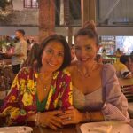 Asuman Dabak Instagram – Dostlar ,yıldızlar gibidir karanlık çöktüğünde onlar görünür🌈sen benim hediyem yıldızımsın güzell Fulya’mmm💫Dostluk aşktan daha zordur çünkü daha uzun sürer🎈dostluk unutulmayacak kadar güzel,ender insanlarla yaşanacak kadar özeldir🎈dostluğu iki nehire benzetirim hep,gittiği yeride temizler geldiği yeride💕bir ömür hep yanyana cancana Fulya’mmm 😍🙏🌈🍾🍓💃🏽💃🏽🎈🎈🎈iyikiii doğdun💐💐💐 @fulyagnddu