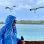 Asuman Dabak Instagram – Kuşlarla güldük eğlendik meğerse gülünce kuşlar uçuşurmuş seslerinize,uçuşan kuşlar konsun göğsünüze🕊🕊🕊💙